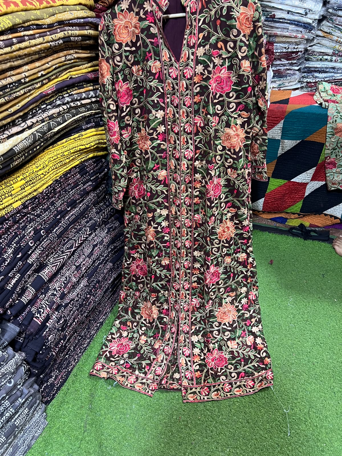 Elegant Gulabkari Chiffon Kaftan with Lining | Fully Embroidered Both Sides