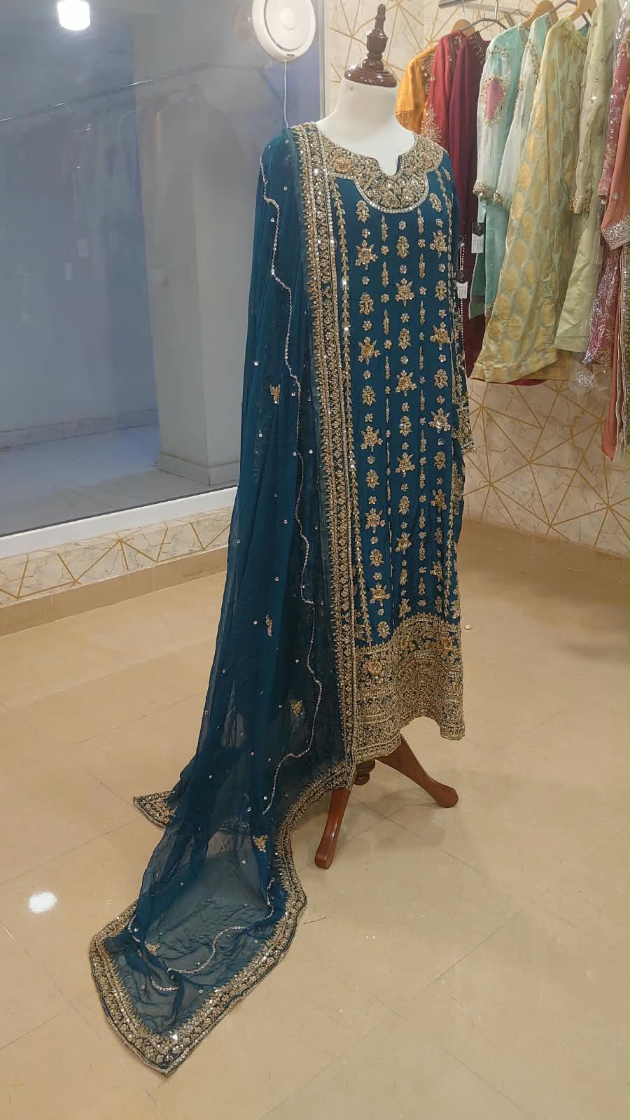 Elegant Pure Tussel Silk Party Outfit for Women